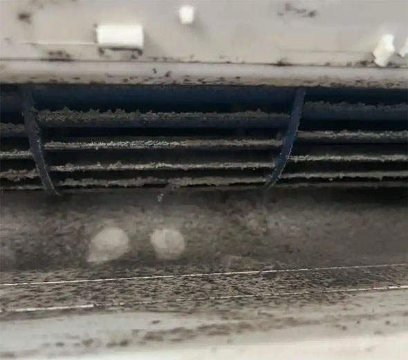 兰州空调吹的风有股烧焦味是怎么回事